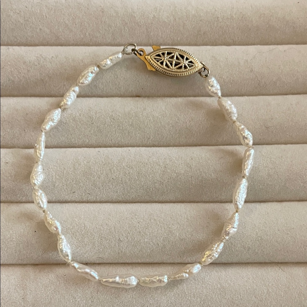 Salt water pearls bracelet